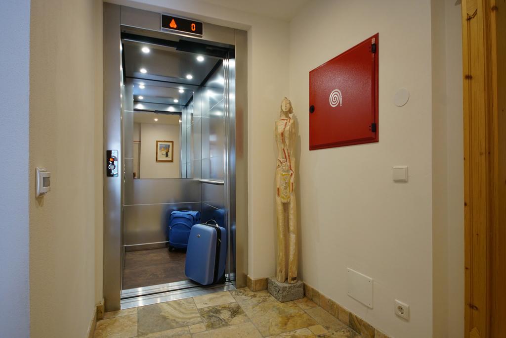 Hotel Garni Tofana Corvara In Badia Exterior foto